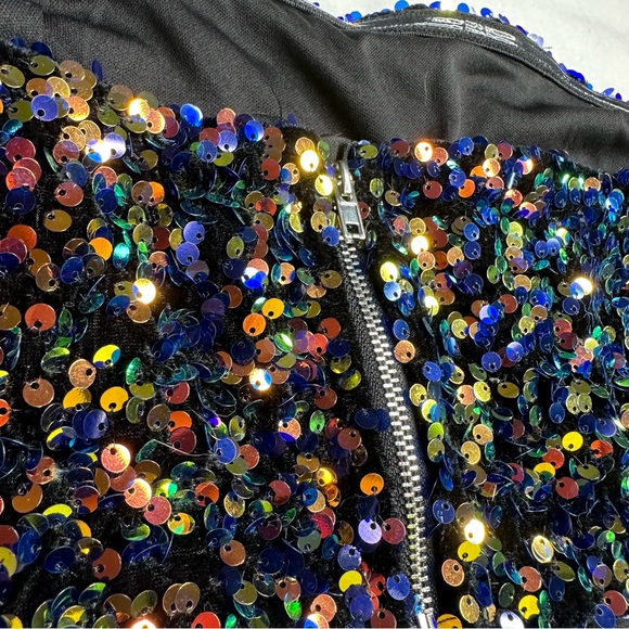 Sequin Bandeau Crop Top with back Zipper - Picture 5 of 5